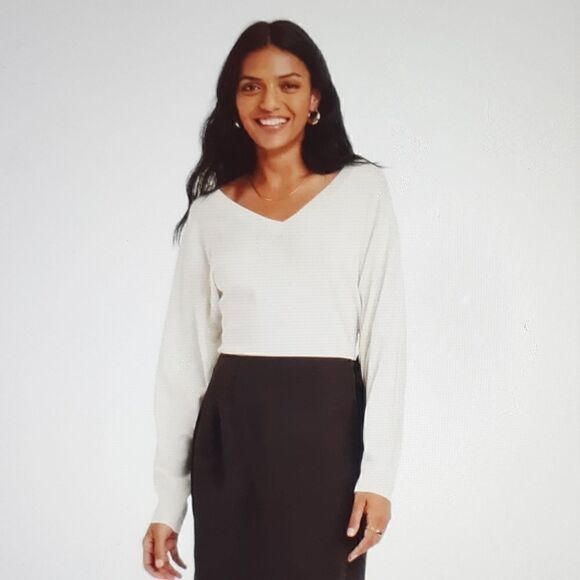 Sweater White XXL New With Tags  - Picture 1 of 3